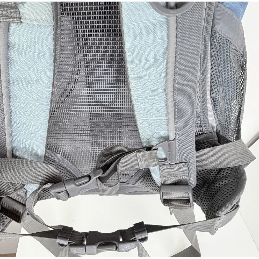 VAUDE Brenta 26 Hiking Backpack Blue Gray Ventilated Back Panel Rain Cover Sz M